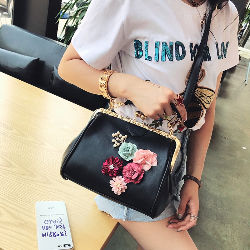 Di nuovo Modo Coreano di Stile Delle Signore Della Borsa di clip in Metallo Fiore Borsette Perla Delle Donne di modo Sacchetto di Spalla di Svago del Sacchetto del Messaggero Della Frizione Bolsa