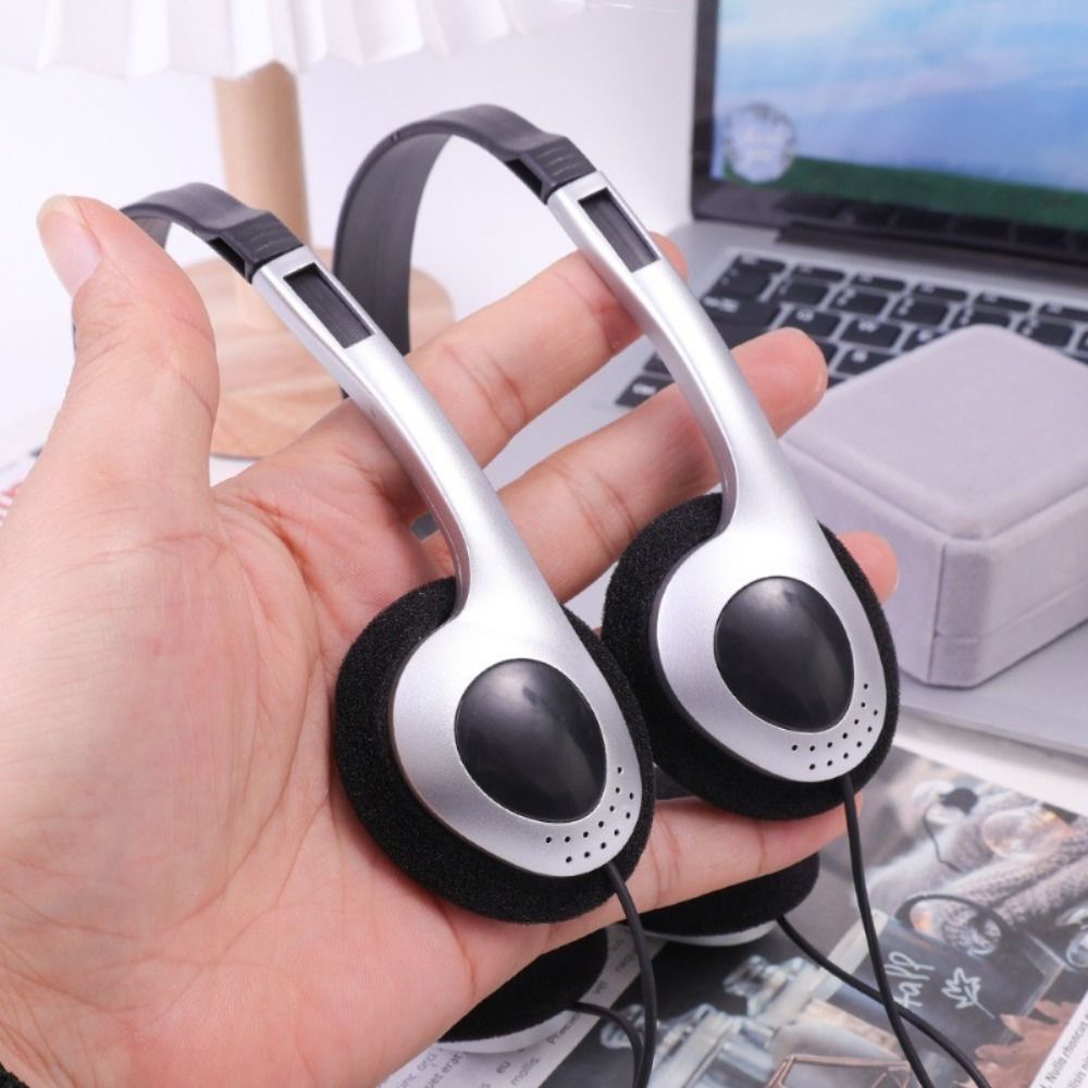 Retro Wired Headphones MP3 Wired Connection Music Hip Hop Trends Walkman Earphone Over Ear Earbud Personality Sports Headphones