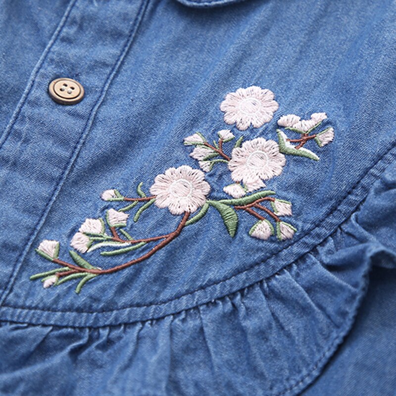 Una camicia da cartone animato per bambini nel 2021 camicia in denim ricamato A fiori ricamati per ragazze primavera e autunno