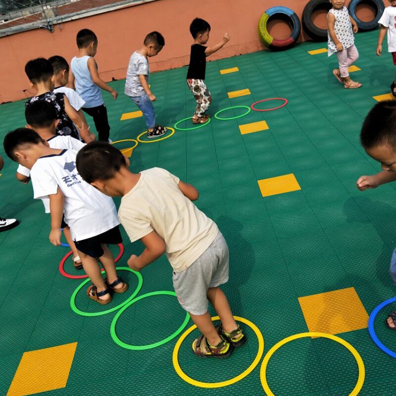 Kindergarten freundlicher lehrmittel freundlicher hopscotch spiel körperlich Ausbildung ausrügestochen Sport draussen springen kreis gitter spielzeug