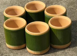 Nu Gesneden De Verwerking Van Natuurlijke Bamboe Buis, Bamboe Cup, Bamboe Wijn Glas, Verse Bamboe