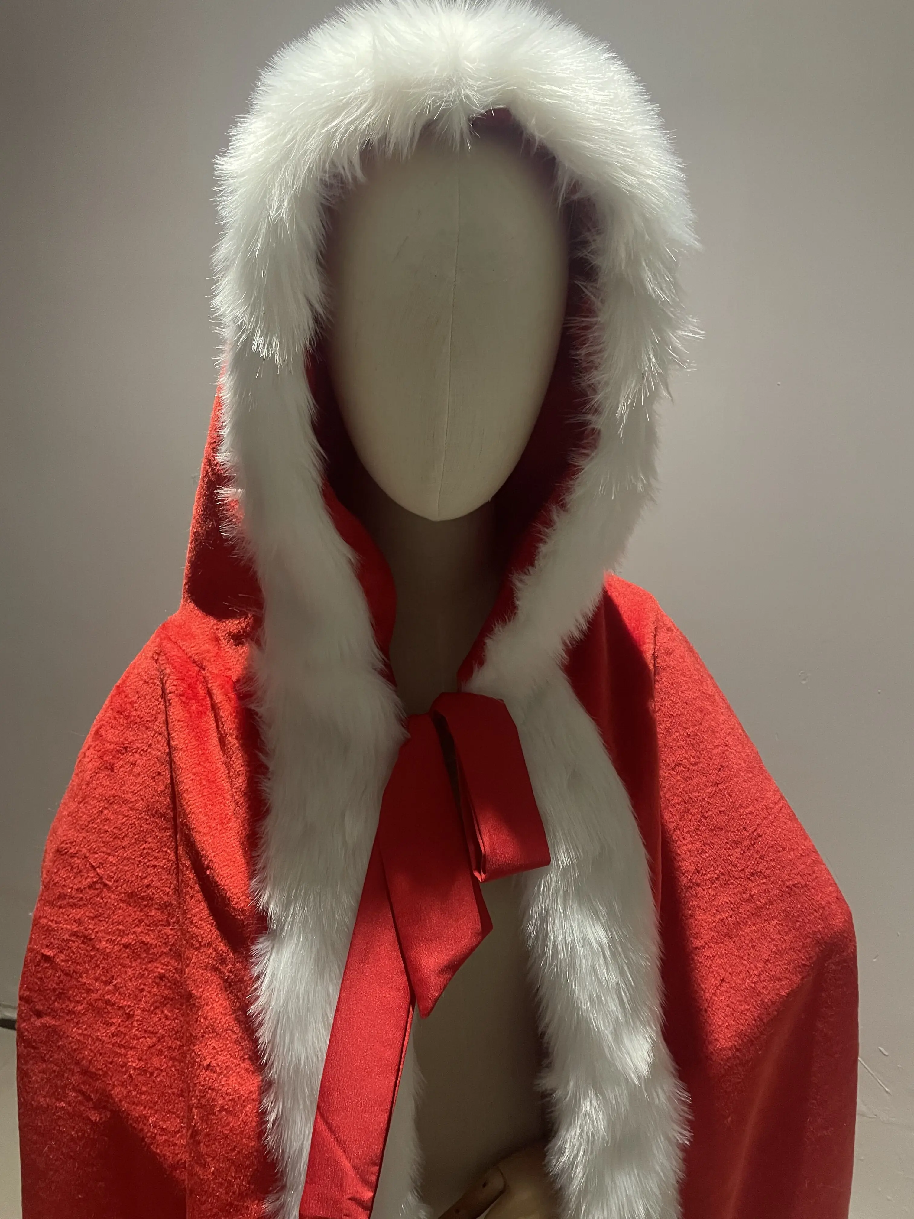 Winter Lange Warme Bruiloft Capes White Wedding Cloak Floor Lengte Bruid Sjaal Faux Fur Cape Jas Volwassen Bridal Wrap