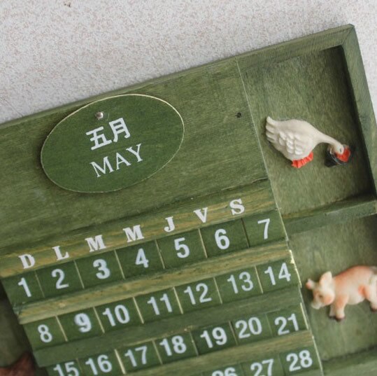 Landlig hjem dekorativ vægkalender træhåndværk universal kalender evighedskalender træ hængende kalender