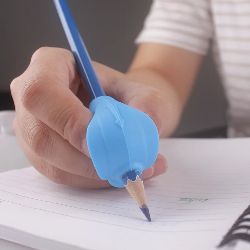 1Stck Silikon freundlicher freundlicher Lernen Schreiben Werkzeug Korrektur Stift Bleistift Griff Korrektor Silikon Handschrift Greifer Schreibwaren