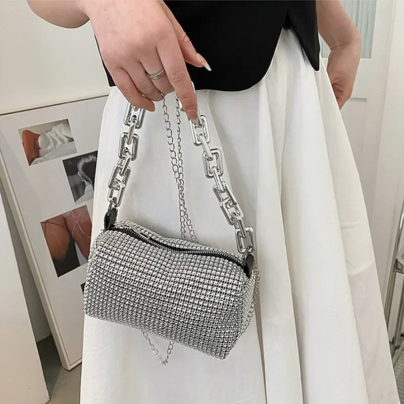 Allover-Beuteltasche mit Strasssteinen, Balltasche mit Glitzerkette, Mini-Umhängetasche für Damen (6,3 x 3,54) Zoll).