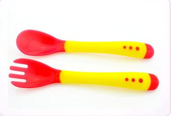 Rosiky Baby Thermochromic Sensing Silicon Spoon Kids Flatware Temperature Feeding Spoon 2 pcs/set
