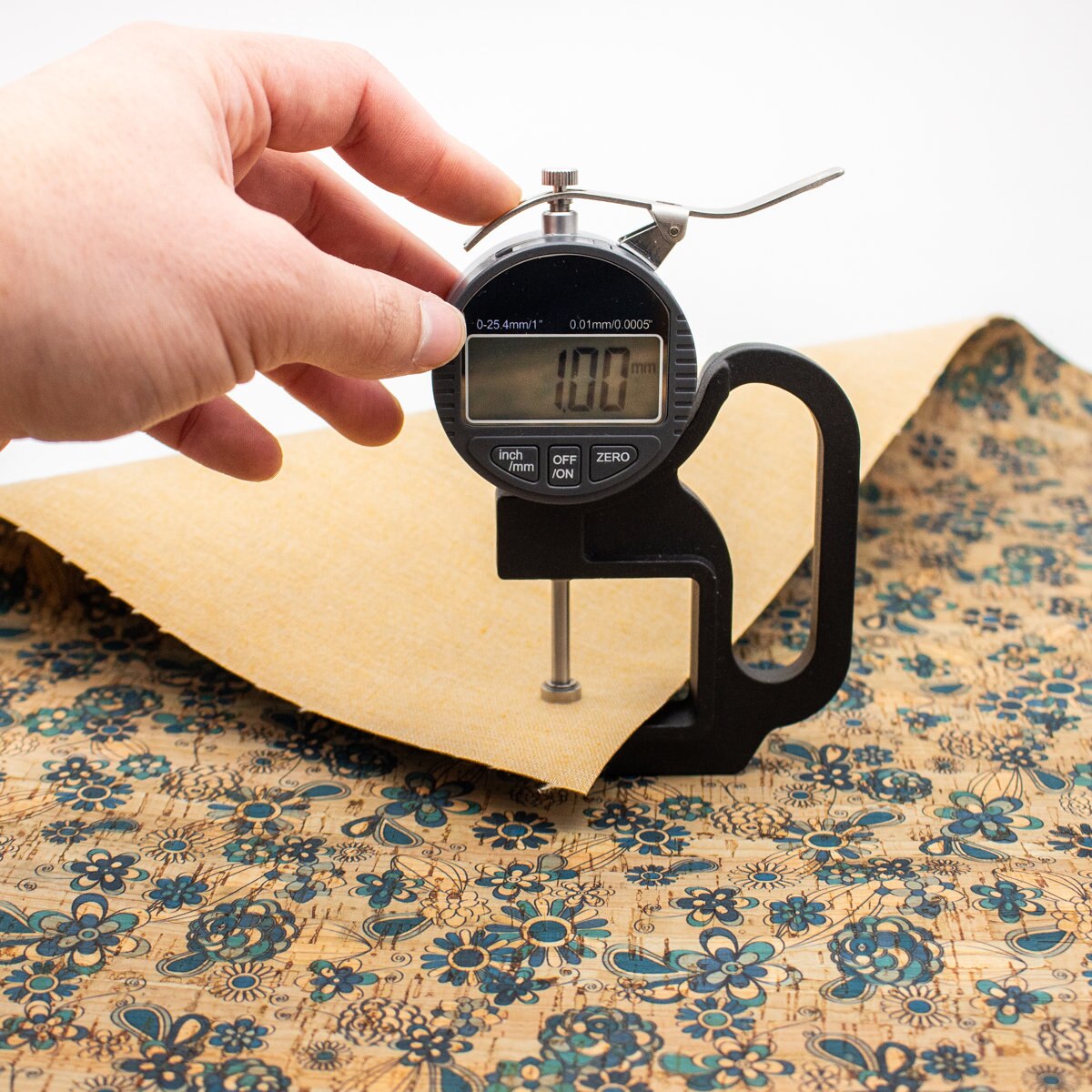 Du Portugal tissu en liège naturel à motifs de fleurs vertes conçoit des COF-205 textiles en liège