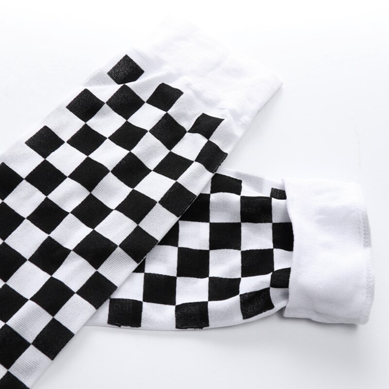 Klovnekostyme svart hvit rutete knehøye lange sokker halloween karnevalsfest