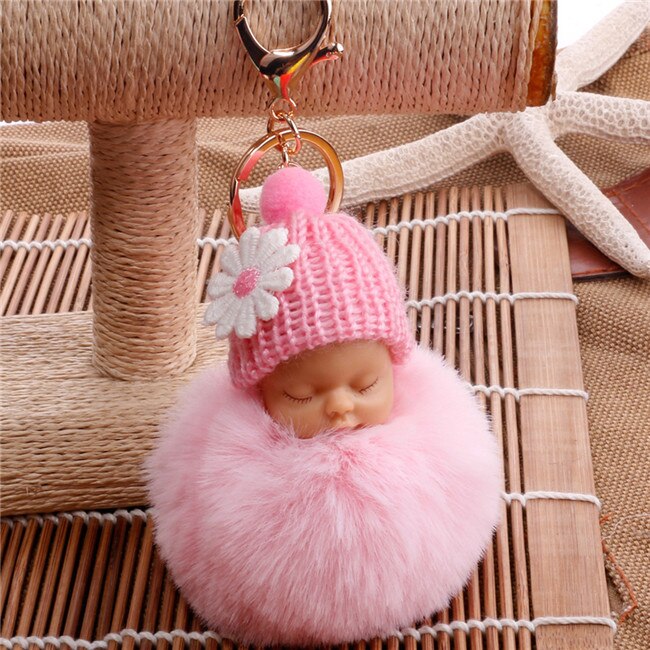 Söta sovande baby docka nyckelringar för kvinnor väska leksak nyckelring fluffiga pom pom päls plysch nyckelringar: Rosa