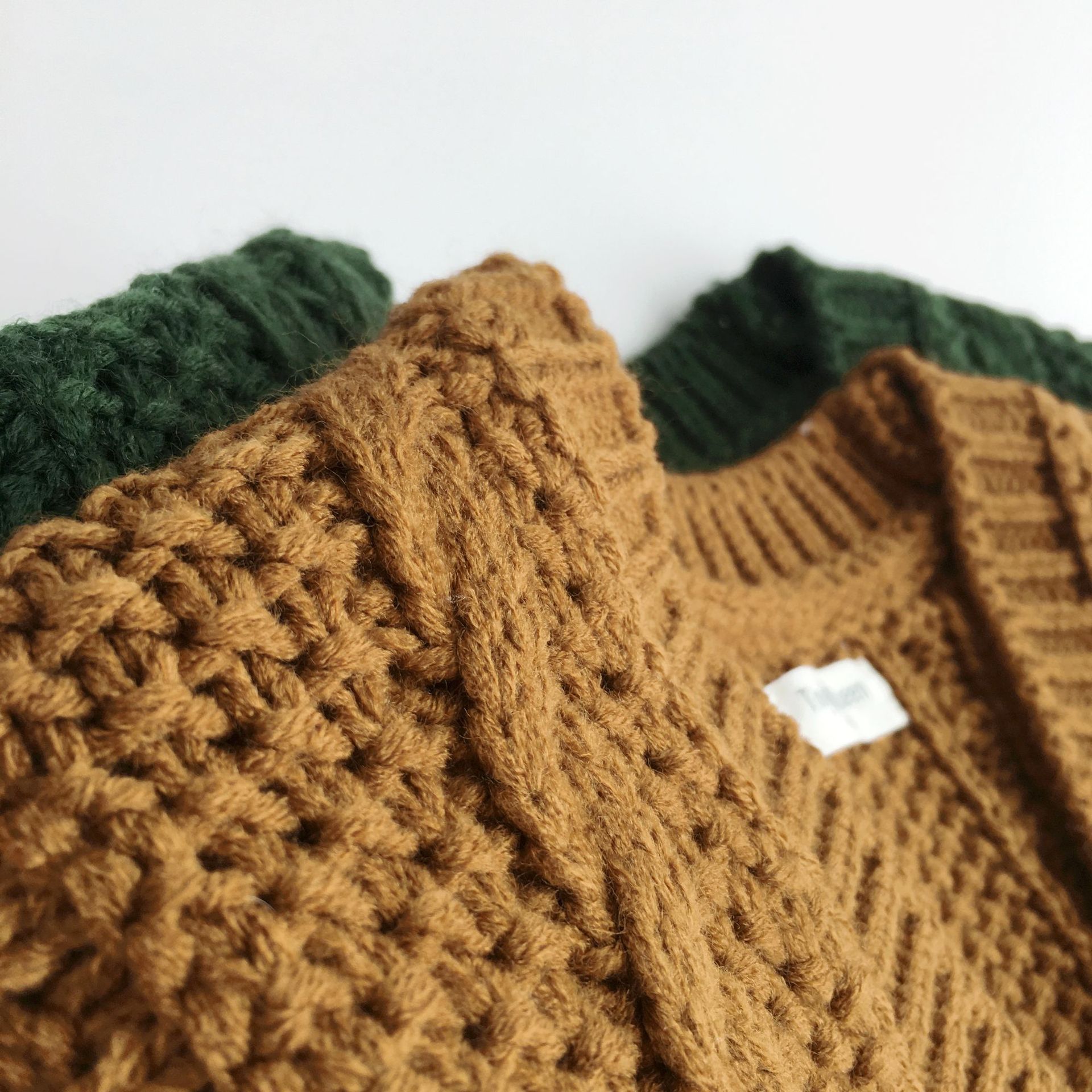 Chalecos tejidos para niños pequeños, Rebeca sin mangas de cuello de pico de estilo coreano, abrigos de Color sólido, otoño e invierno, novedad