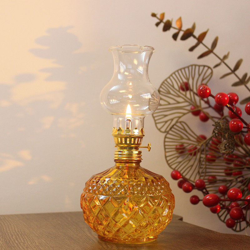 Lampe à huile, lampe à kérosène en verre vintage, lampe à ouragan décorative d'intérieur, lanterne à huile pour décoration de table et éclairage de secours: YELLOW