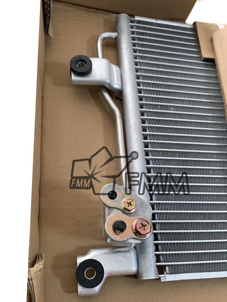 Klimatyzacja skraplacz AC dla Mitsubishi Delica L400 Dongfeng Fengxing rozmiar 557*330*16mm