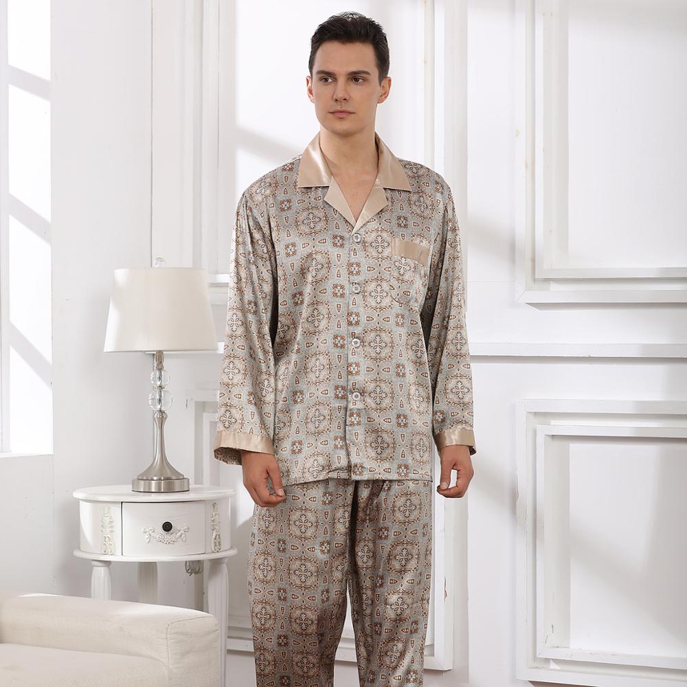 thumbnail image 2 of Izod Men's Pajama Set - Short Sleeve Jersey Top & Printed Pants Sleepwear 2 of 10