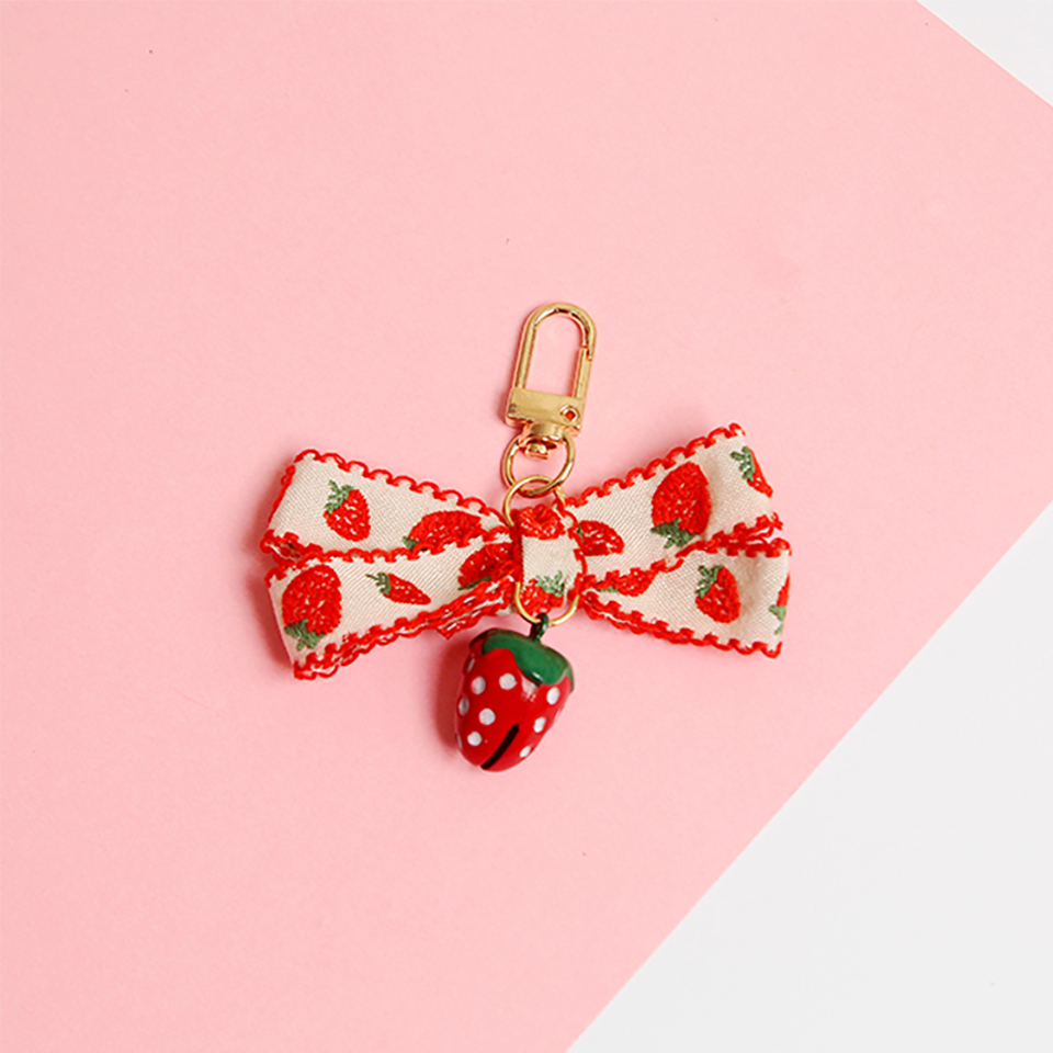 Cute Japansese phone Wrist Strap Lanyards for iPhone Samsung Strawberry Heart Bell Decor Mobile Phone Strap Rope Phone Charm: B