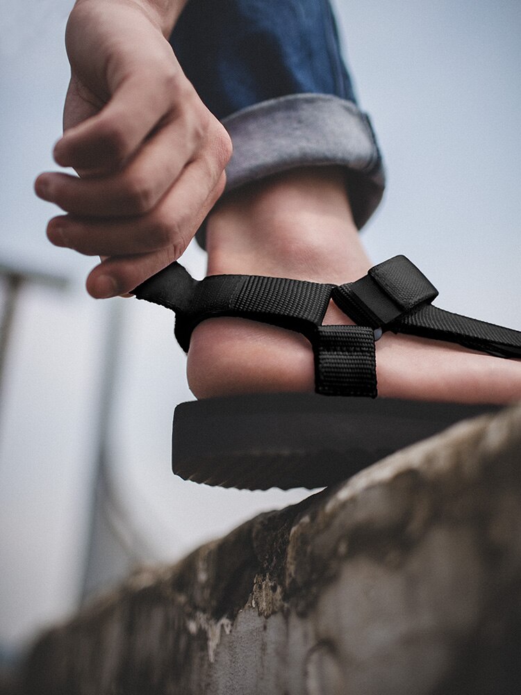 Maden-Sandalias de gladiador para hombre, zapatos informales con personalidad para exteriores, zapatillas planas negras para amantes, Sandalia deportiva