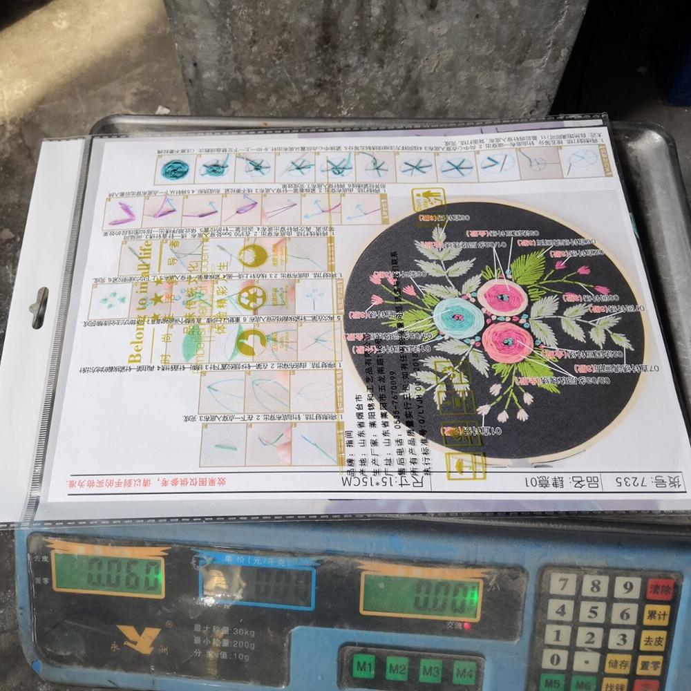 Full Range of Embroidery Cross Stitch Stamped Embroidery Cloth with Floral Kit