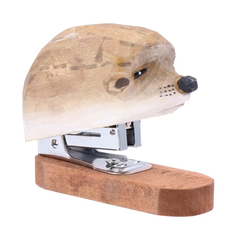 Mini agrafeuse en bois avec sculpture sur bois d'animaux créative 3D licorne pour papier, fournitures scolaires et de bureau décoration de bureau, envoyer des agrafes: C