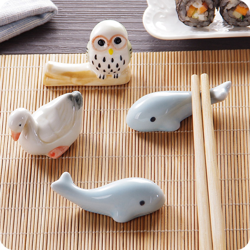 Cute cerámica ganso delfín forma de búho palillo soporte cuchara soporte de almacenamiento de vajilla para palillos de cocina soporte