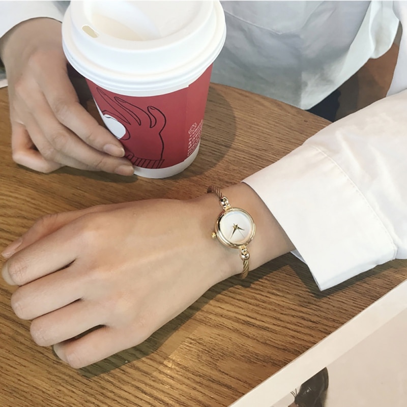Unique Women Bracelet Watch Little Smooth Dial Top Luxury Silver Slim Strap Korean Retro Art Female Clock Quartz Watch Hour
