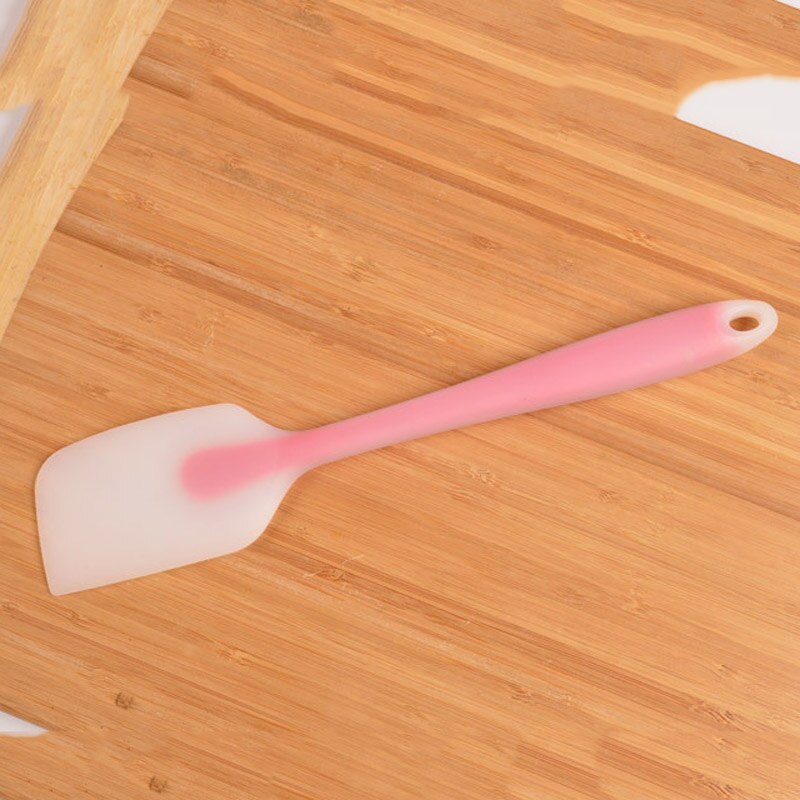 Non Stick Baking Silicone Spatulas Cake Flour Mixing Scraper Oil Bread Scraper Silicone Spatula H88F: red