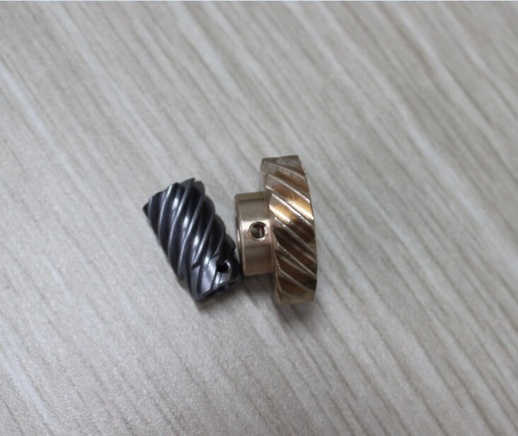 45 degree Staggered gear 45 # steel Helical gear 1:2.25 Steering brass gear 1 set=90 degree 1 modulus 18T 8T worm (6mm hole)