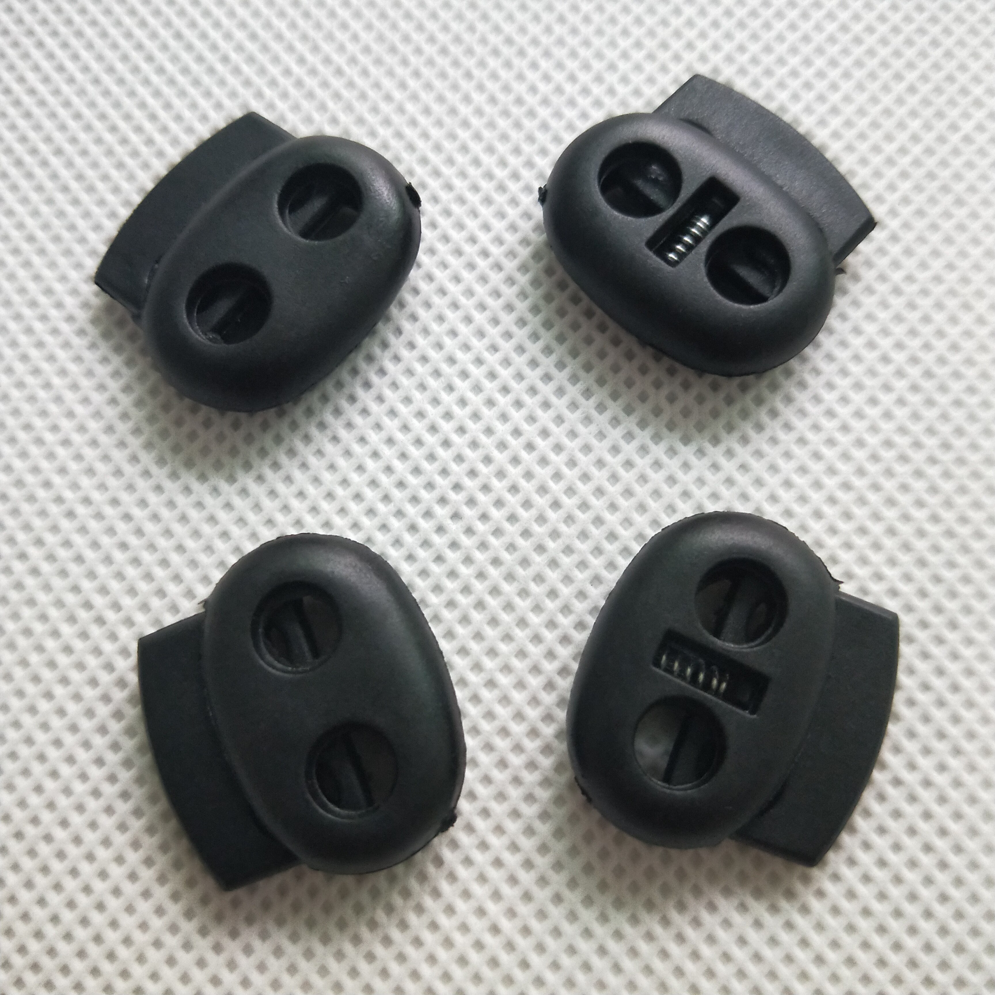 100pcs Pack Plastic Cord Lock Clip Clamp 2 hole Toggle Stopper 2mm Rope Garment Paracord Shoes