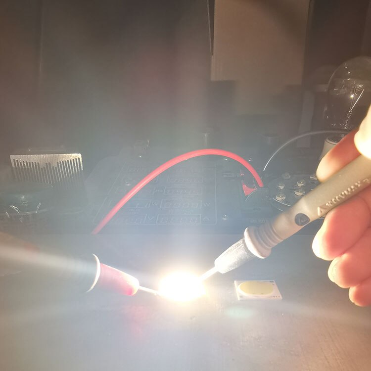 Puce LED COB en céramique, 12w 15w 20w 30w 50W 19x19MM, 25 pièces, Source de lumière Diode électroluminescente à haute conductivité thermique ac 220v, KIT de bricolage: Warm White 3000K / 30W 220V 25pcs