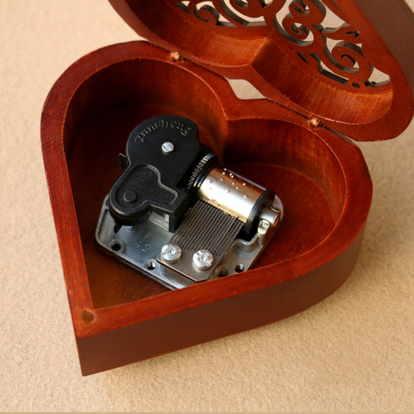 Speciale Muziek Geschenkdoos Hartvormige Vintage Gesneden Hout Mechanisme Windup Muziek Doos Hoilday Cadeaus Voor Moeder Of Vriendin: B