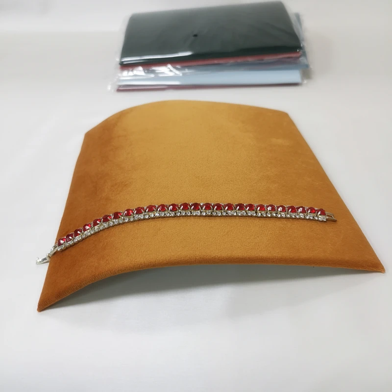 Hoge, gebogen fluwelen kettingstandaard, sieradenstandaard, sieradendisplay, sieradenhouder, opbergstandaard voor kettingen en sieraden.: Oranje