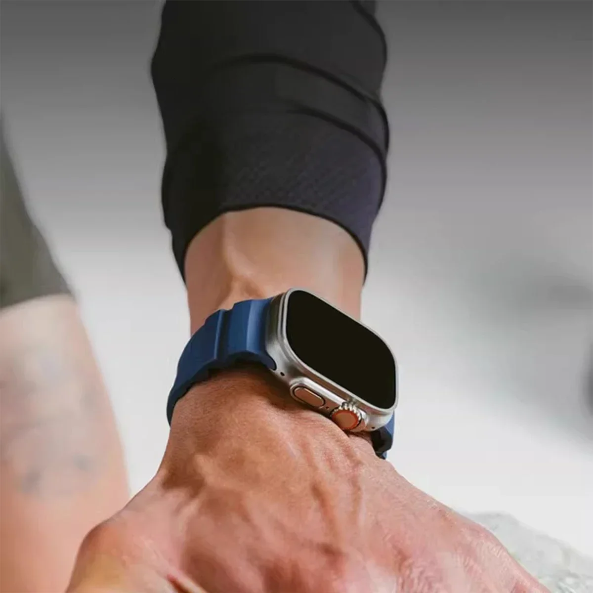 Correa deportiva de silicona para Apple Watch Ultra 2 10 9 8 7 6 SE 5 4, pulsera de Metal de titanio para iWatch 42mm 44mm 45mm 46mm 49mm