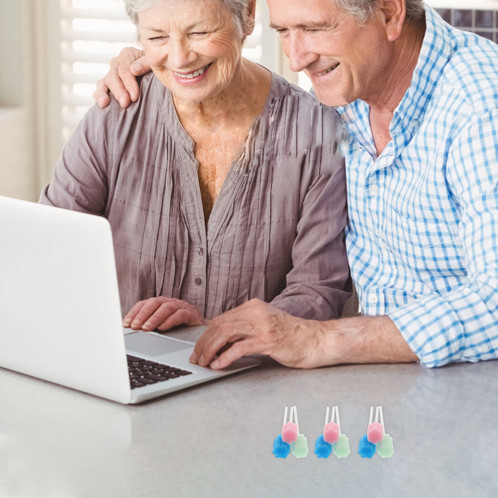 150pcs Disposable Sponge Swabs Oral Sponge Care Sticks Teeth Brushing Sticks