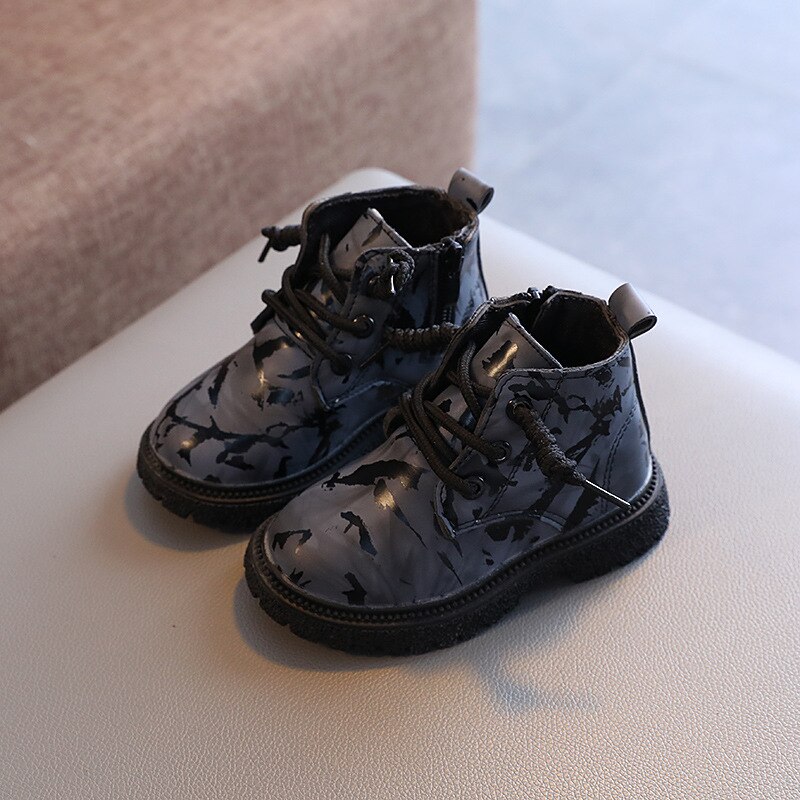 2022 outono e inverno novo all-match crianças sapatos martin botas irls' mid-cut botas curtas meninos e meninas único botas: Preto / 25 (Inner 15CM)