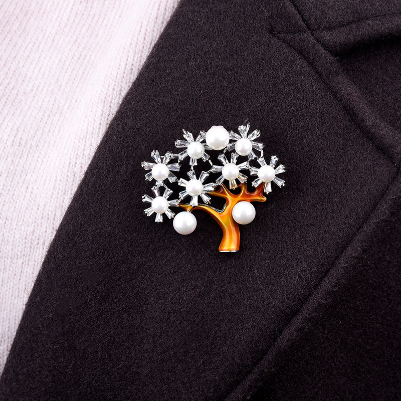 Rot Bäume Winter Schmuck Frauen Broschen Neue Große Baum Pins Weihnachten Tropfen