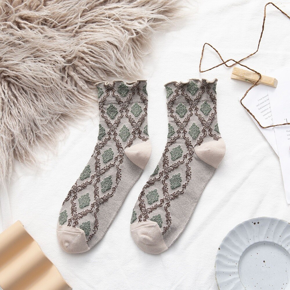 1 Pair Woman Autumn Winter Retro Ethnic Style Cotton Socks Girls Agaric Side Frilly Socks Loose Cotton Socks Warm Foot Socks