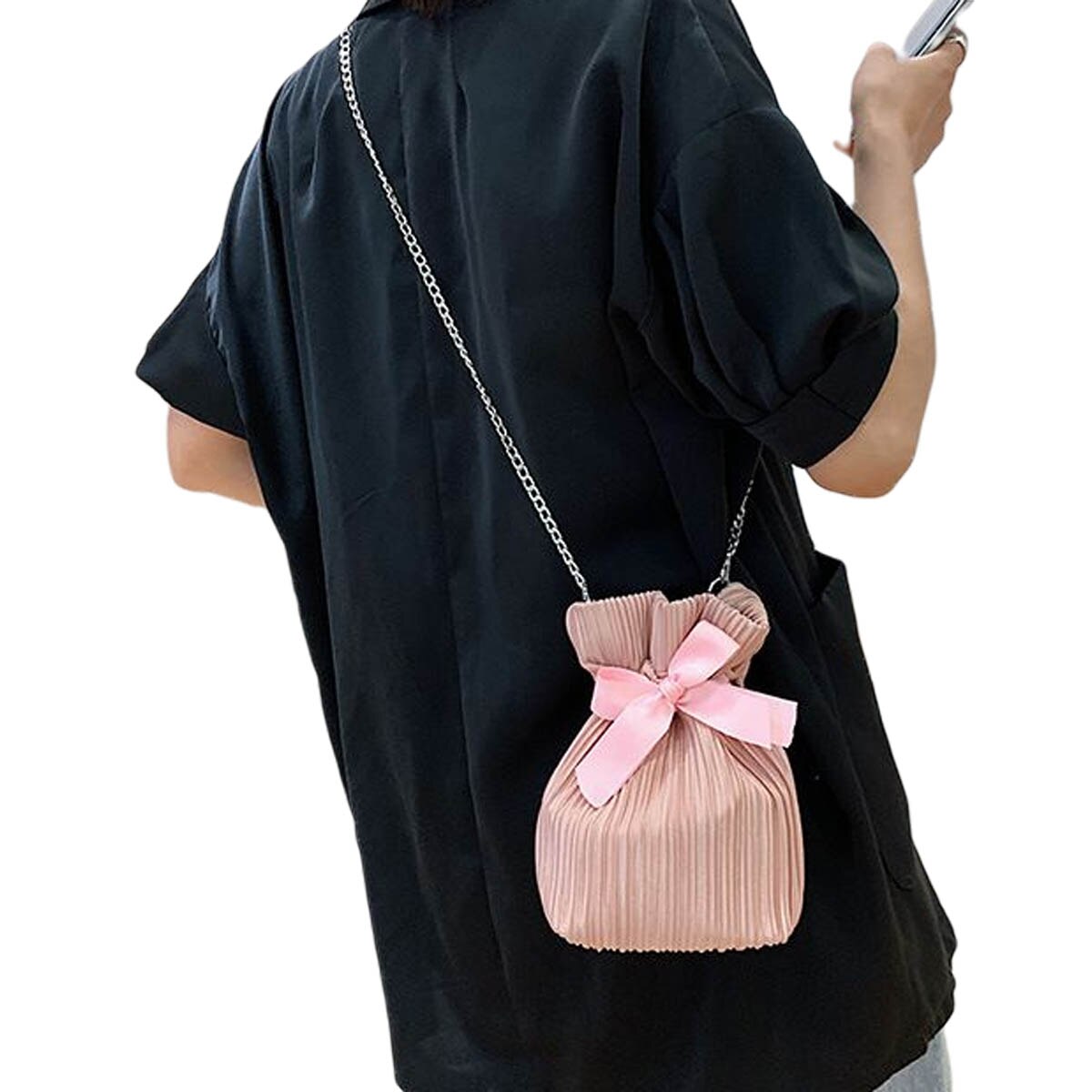 Merk damestassen crossbody-tassen dames draagbare emmervormige decoratieve metalen schouderbanden tassen