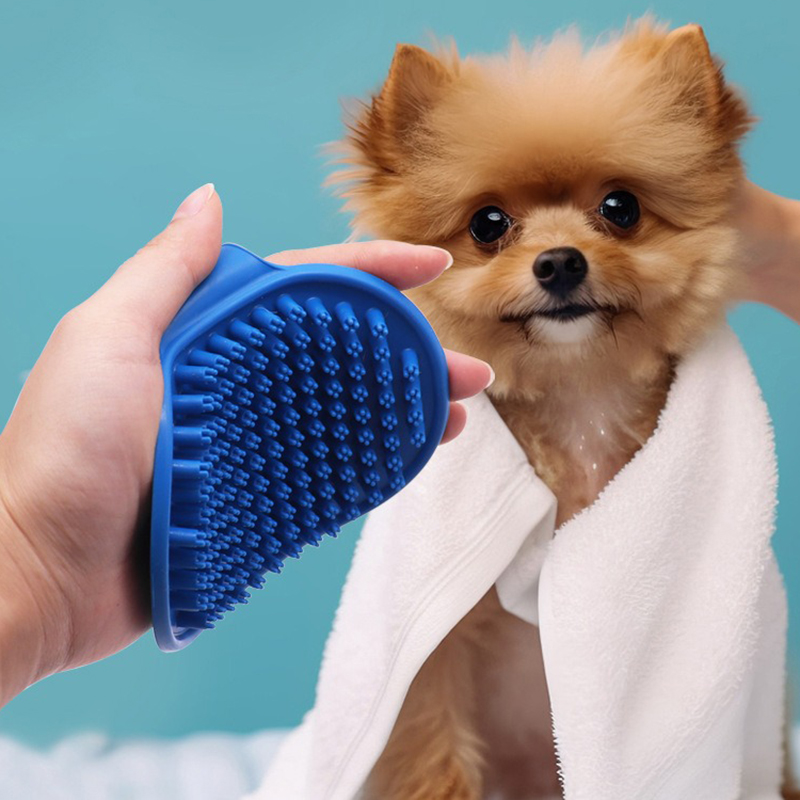 Brosse de bain en silicone souple pour animaux de compagnie, outil de massage de toilettage pour chiens et chats, étanche, élimine les poils durables