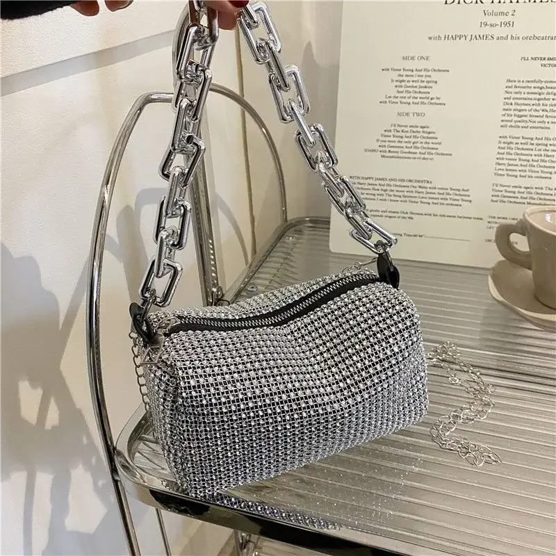 Allover-Beuteltasche mit Strasssteinen, Balltasche mit Glitzerkette, Mini-Umhängetasche für Damen (6,3 x 3,54) Zoll).
