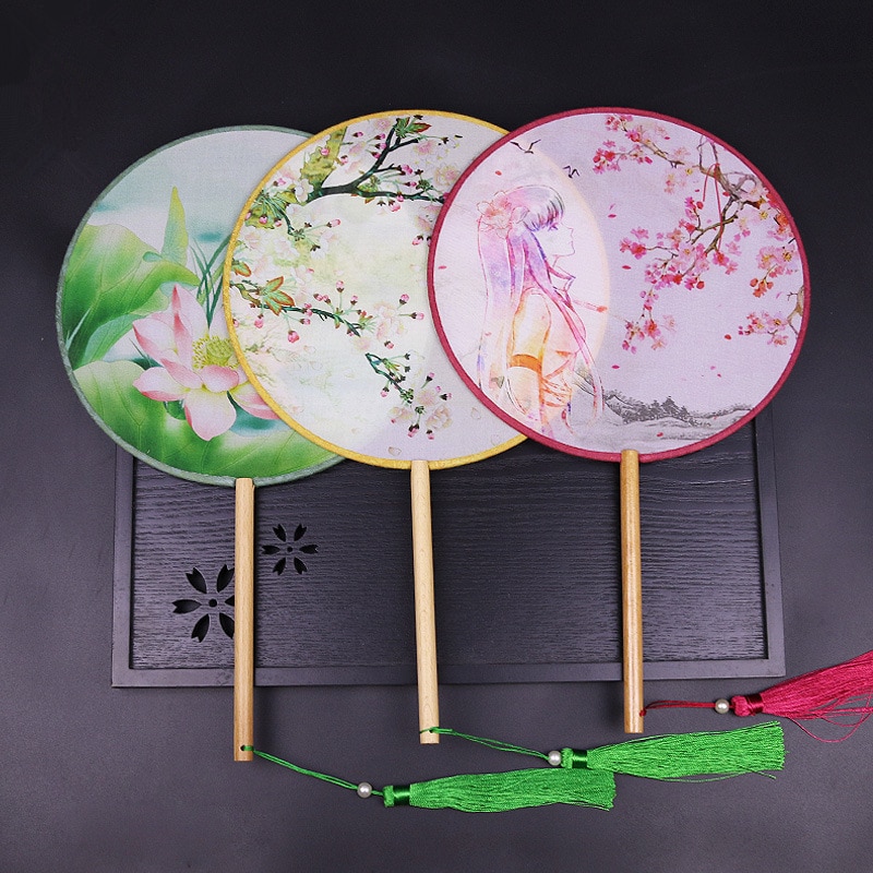 1Pc Chinese Stijl Vintage Dame Bloem Ronde Fan Hand Wedding Dance Bamboe Handvat Zijde Doek Fan