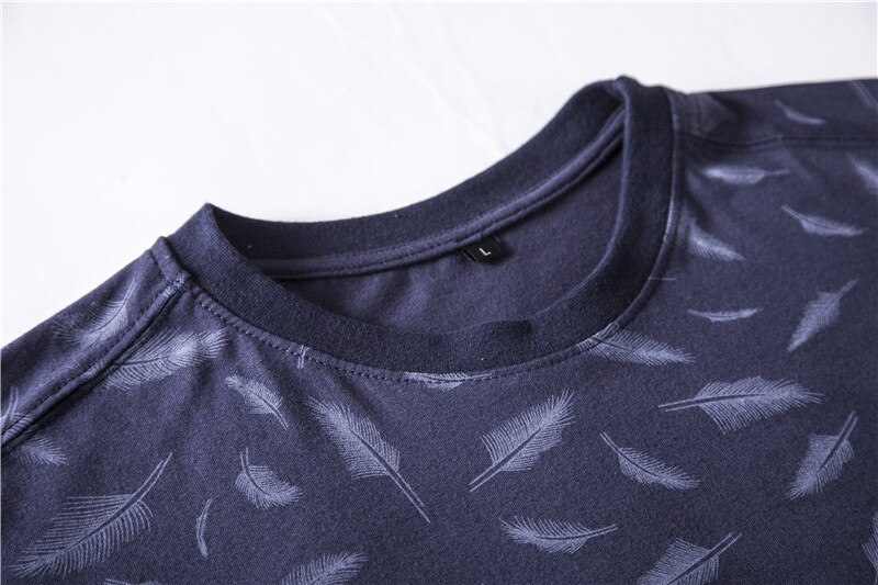 Sommer bomuld fjer print t-shirt mænd sportstoppe tees o-hals kortærmet elasticitet mænd t shirt herre t-shirts