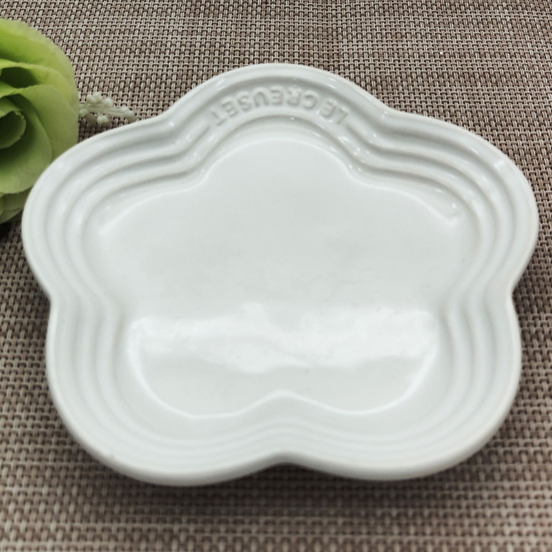 5,5 zoll Pflaumenblüte Kleine Teller Französisch Kühle Farbe Kuchen Dessert Teller Keramik Geschirr Haustier Schrittweise Spike Knochen Platte Geschirr: WHITE