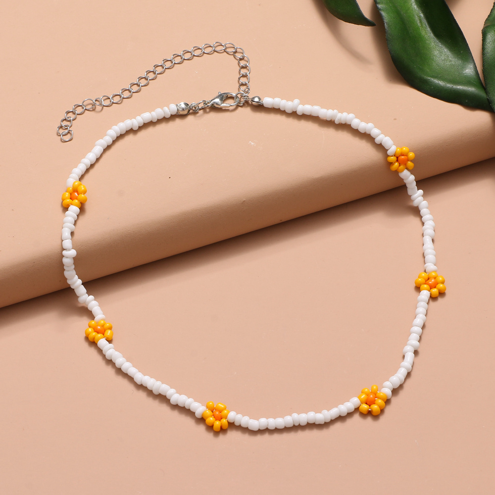 Trendy Bead Strand Beaded Choker Necklace For Women Bohemian Colorful Handmade Short Daisy Pearl Necklace Collar Jewelry