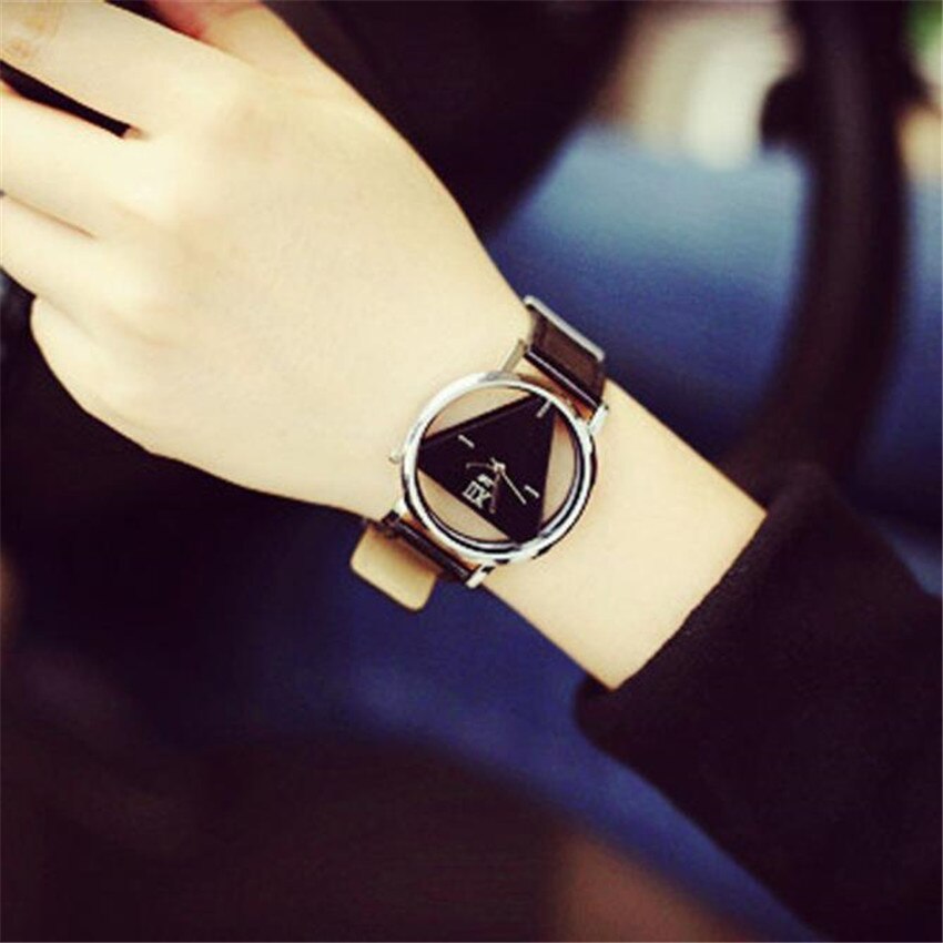 Horloge Vrouwen Pols Quartz Moderne Luxe Mode Uitgeholde Driehoekige Dial Casual Voor Vrouwelijke Horloges Reloj Mujer a3: Bk