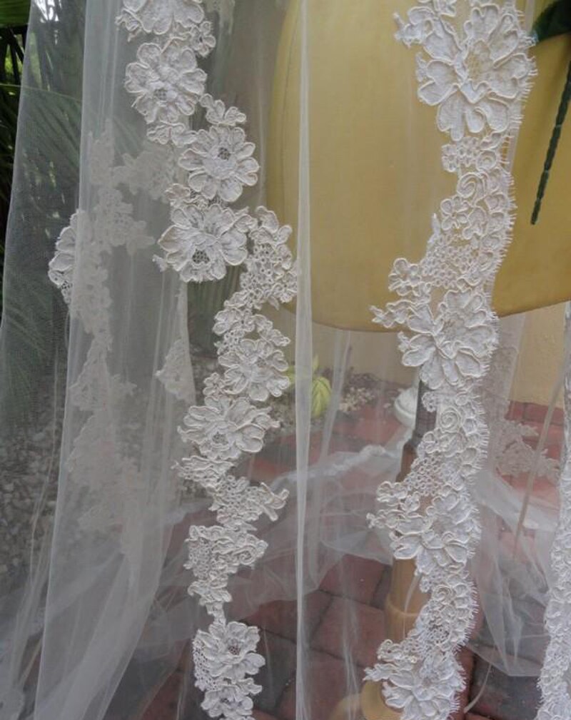 Neue Tüll Mantel Umhänge Für Bräute Spitze Appliqued Hochzeit wickelt Weiß/Elfenbein Braut Hochzeit Jacken Mäntel
