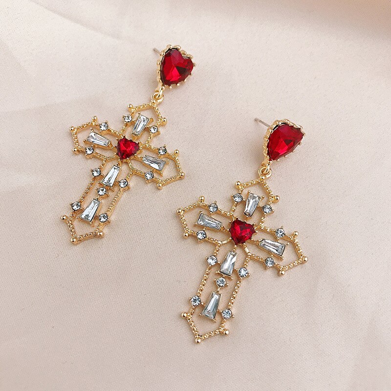 Europese Vintage Barokke Hollow Cross Hanger Clip Oorbellen Verklaring Rood Hart Strass Kruis Clip Oorbellen Geen Piercing Vrouwen