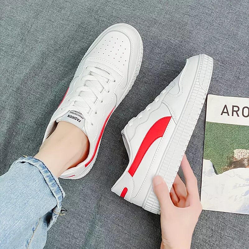 Menns joggesko, gummisåler, små hvite sko, trendy fritidssko, ins, herresko