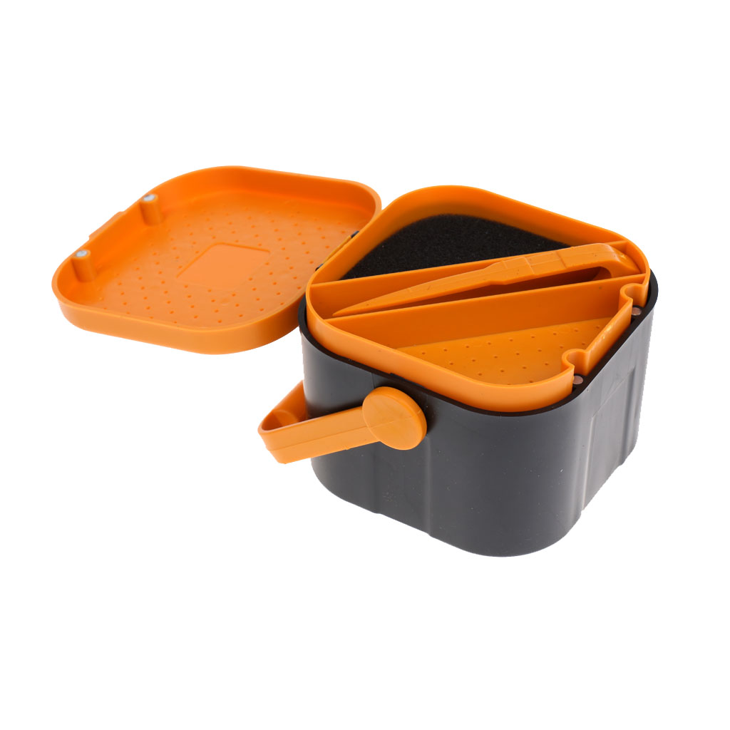 Live Bait Box Worms Earthworm Holder Container Fishing Tackle Case with Clip