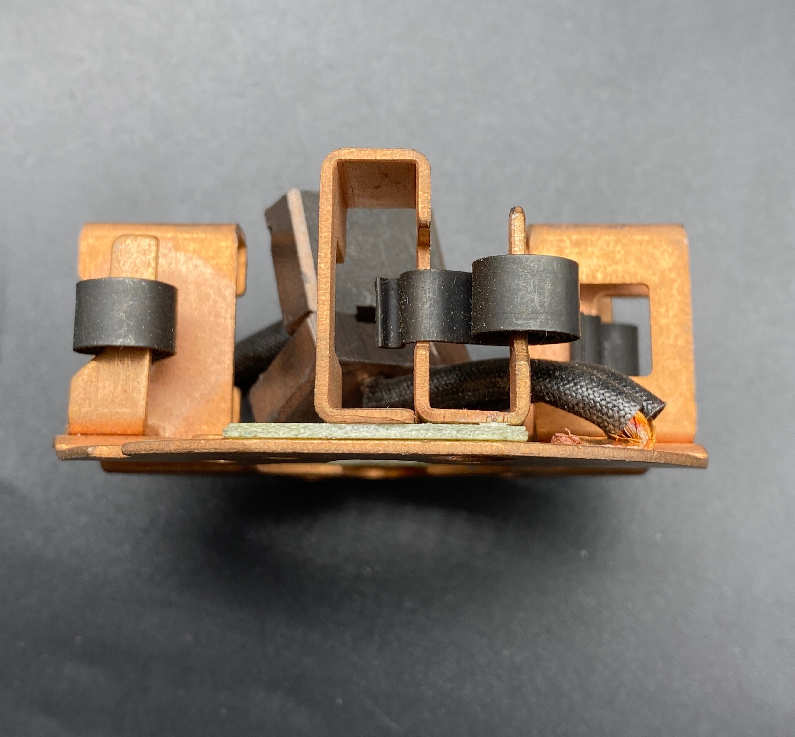 carbon brush holder assembly for iskra heavy truck starter motor