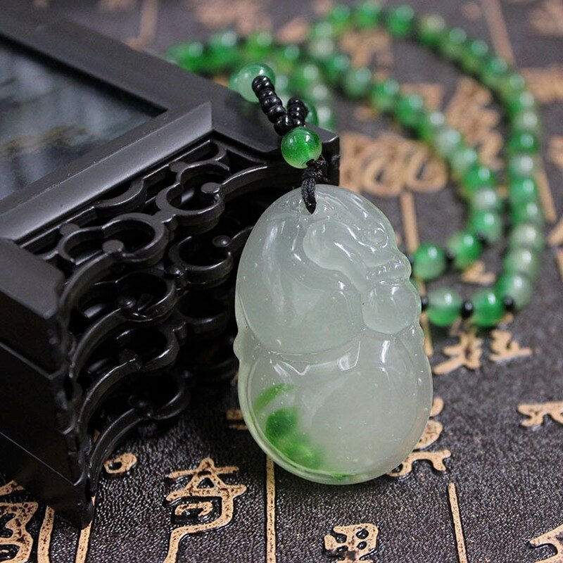 Natürliche Licht Grün Hand Geschnitzte Buddha Jade Anhänger Boutique Schmuck männer und frauen Halsketten Zubehör