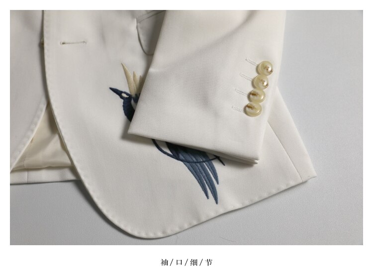 Costume avec fleurs de mariage pour hommes, veste avec broderie pour hommes, veste élégante pour hommes, tenue de scène blanche