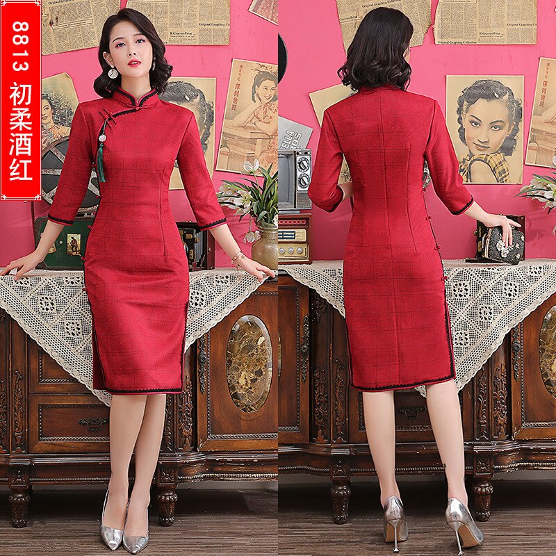 Vintage Chinese Mandarin Collar Dress Winter Suede Knee Length Cheongsam Women Qipao Slim Wedding Dresses Vestido S-4XL: burgundy / S